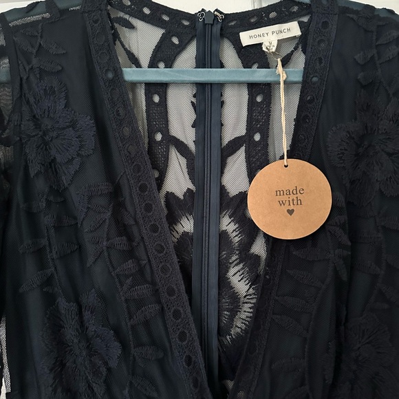 Honey Punch Lace overlay Maxi NWT - Picture 5 of 5